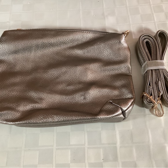 New gold 3 purse set - Picture 6 of 10